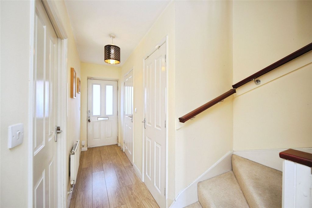 Property photo 2 of 29 Picture No. 11