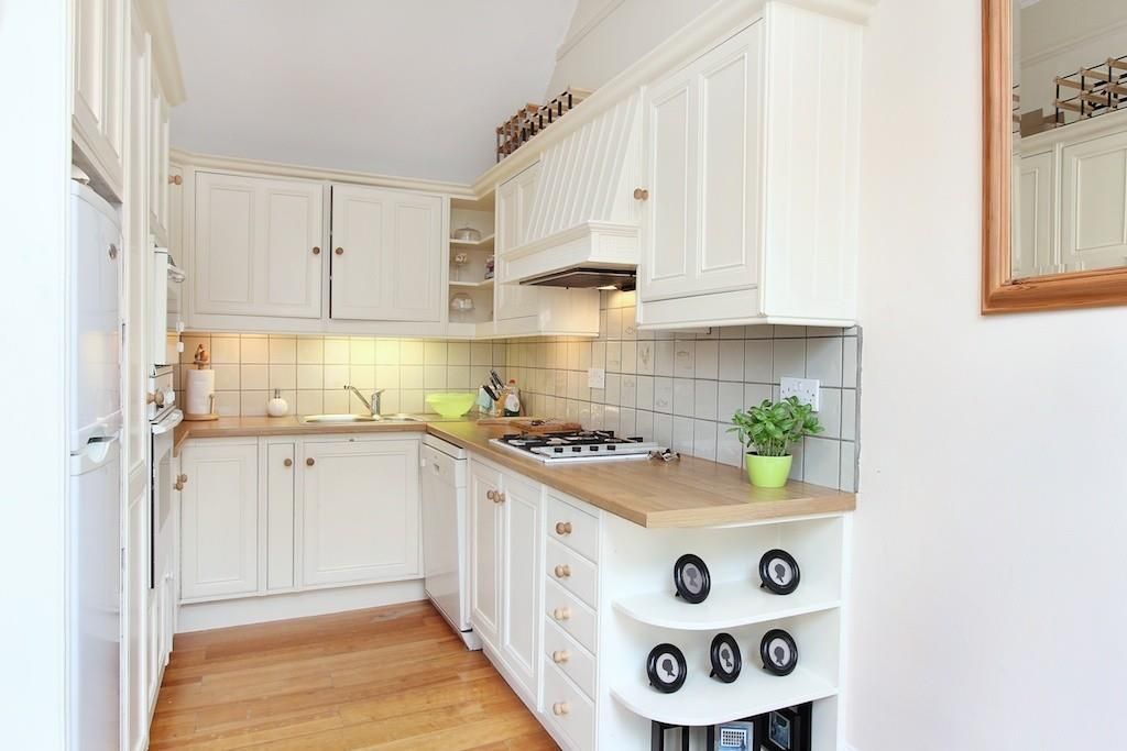 Property photo 2 of 5 Kitchen