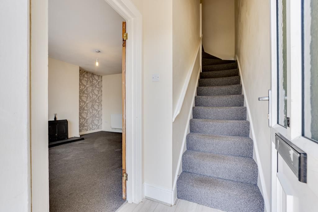 Property photo 3 of 27 11 Elm Road, Kettering-10.Jpg