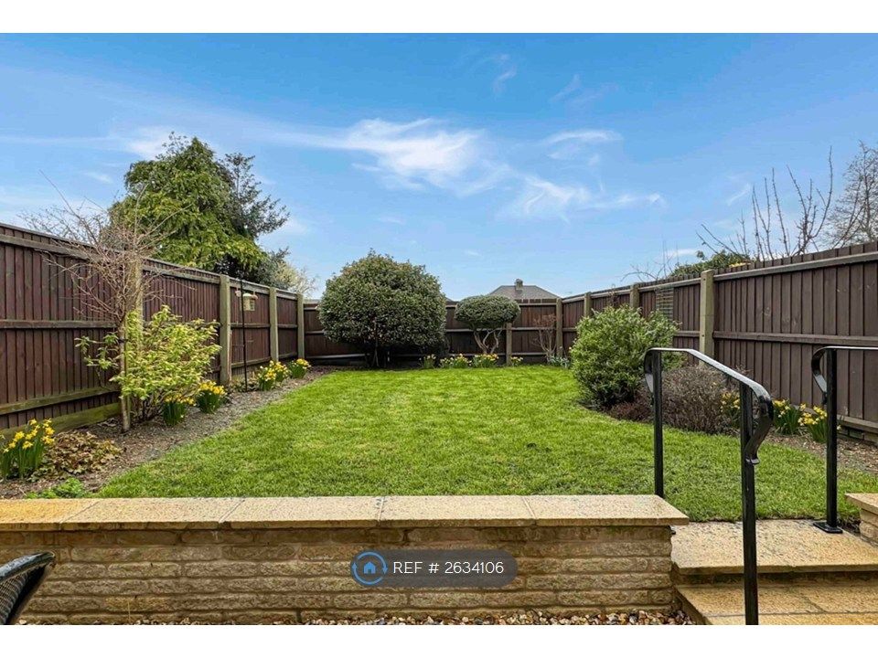 Property photo 2 of 12 Garden