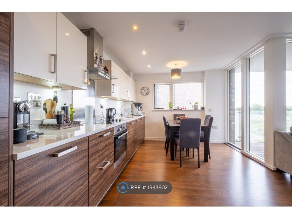 Property photo 2 of 18 Kitchen/Dining Area