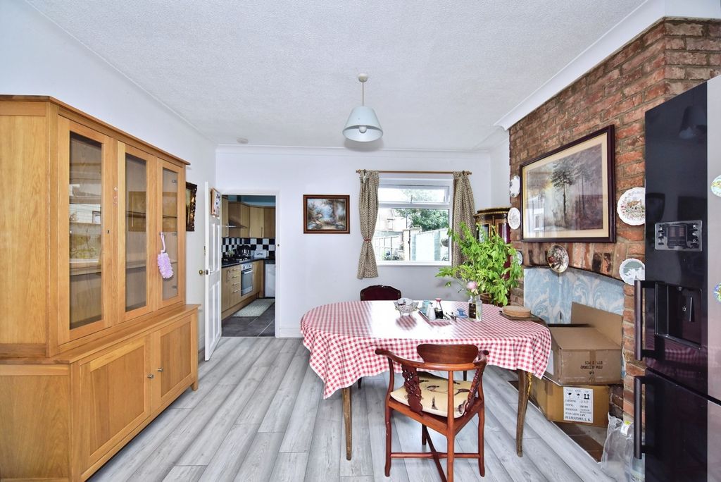 Property photo 2 of 18 Pbox-Img.Jpg