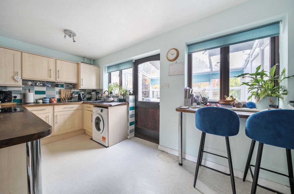 Property photo 3 of 11 1383668-18-691F37...