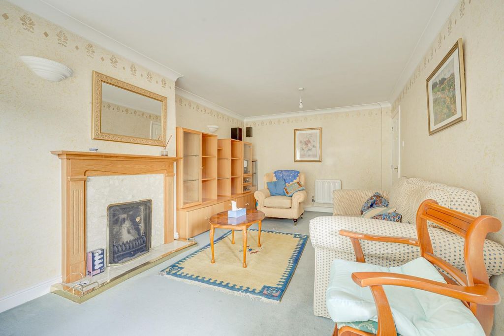 Property photo 3 of 25