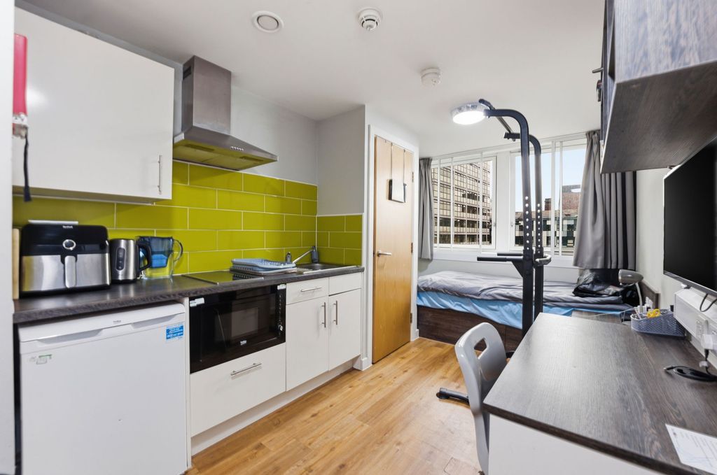 Property photo 1 of 4