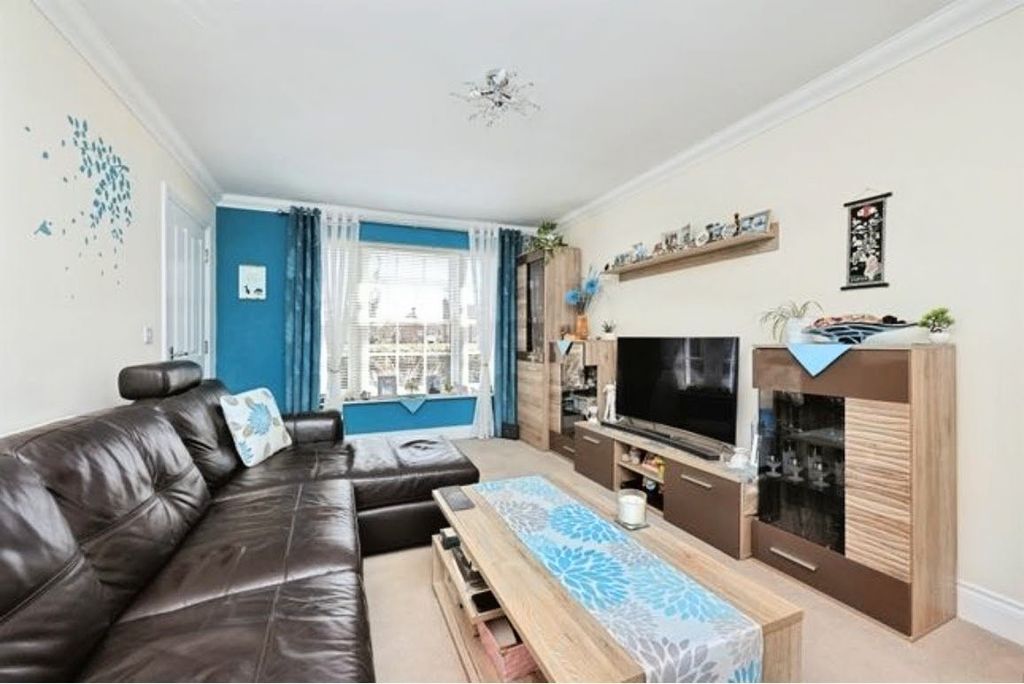 Property photo 3 of 19