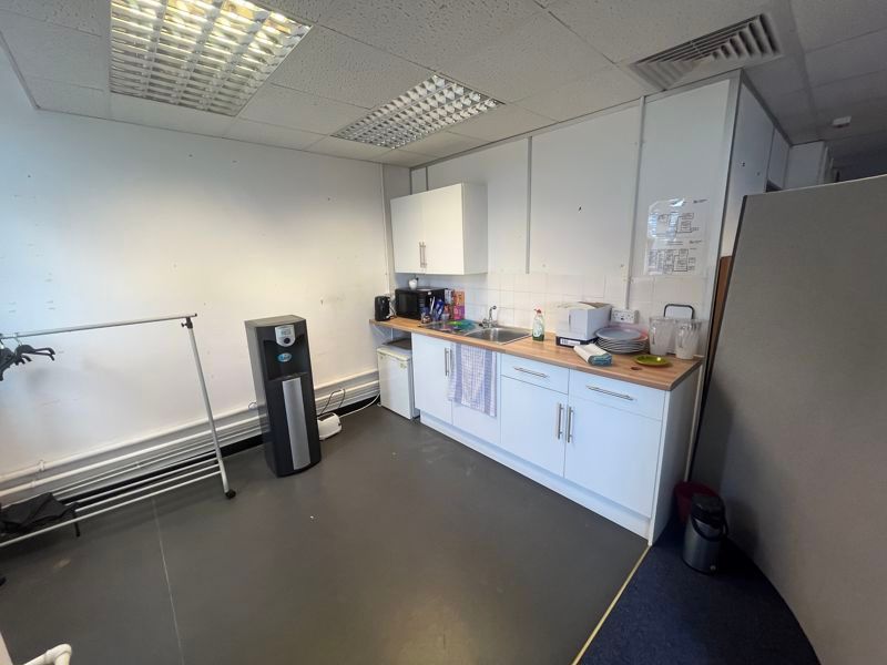 Property photo 3 of 8 Photo 4