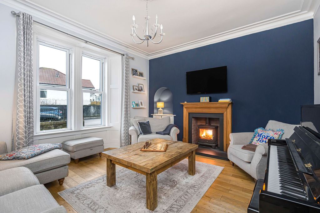 Property photo 3 of 45