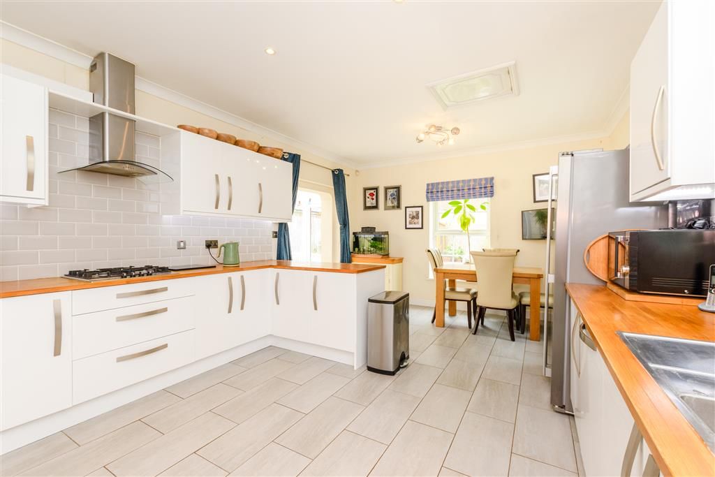 Property photo 3 of 21 Kitchen/Diner