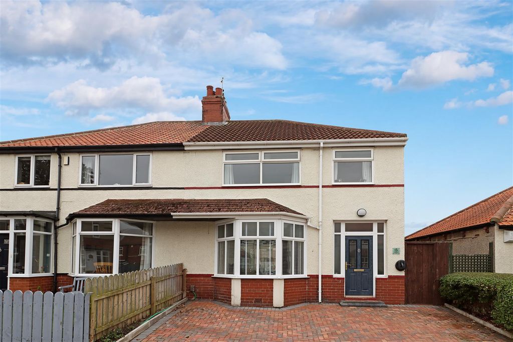 Property photo 1 of 11 External