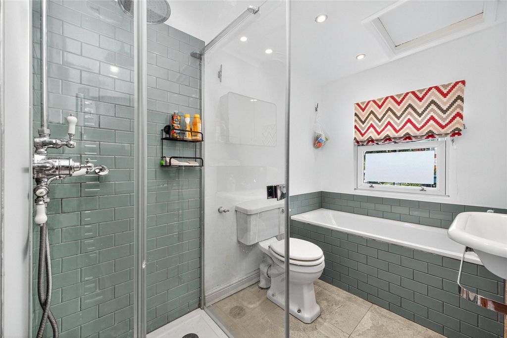 Property photo 3 of 18 Bathroom