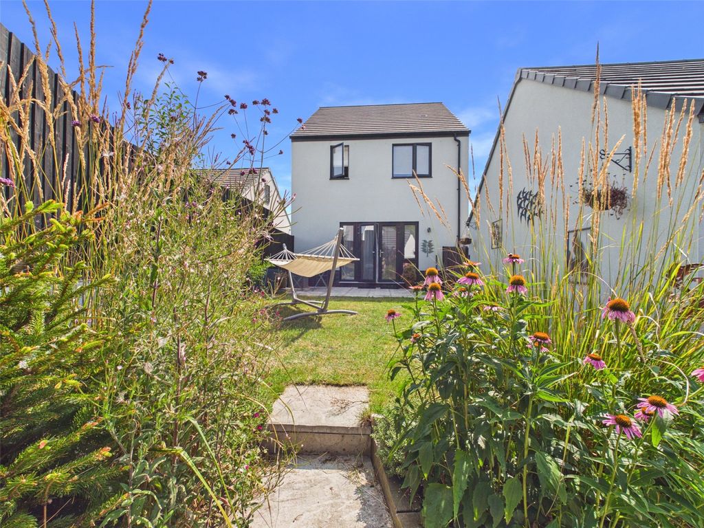 Property photo 2 of 17 Garden