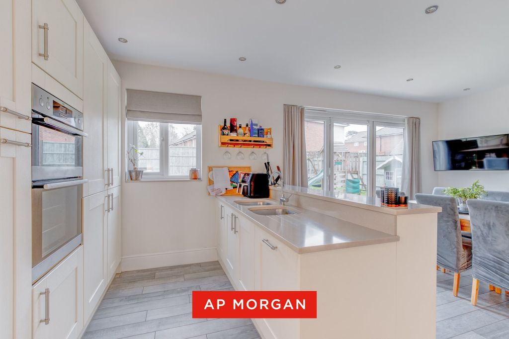 Property photo 2 of 23 Picture No. 47