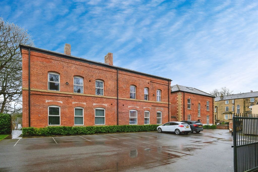 Property photo 1 of 12 Image