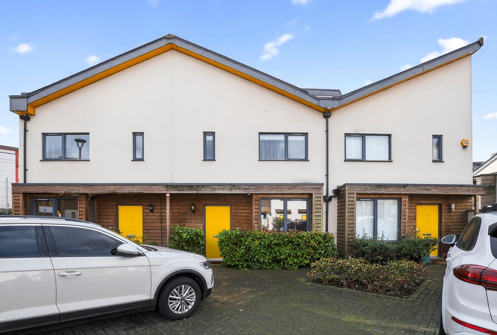 Property photo 2 of 22