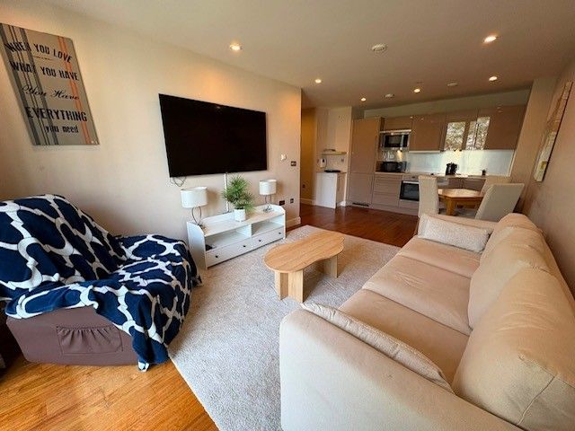 Property photo 1 of 16 Living Room
