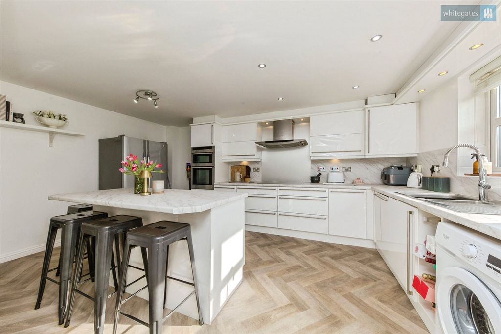 Property photo 2 of 20 Picture No. 02