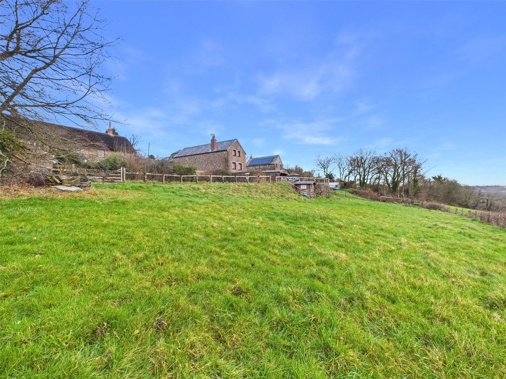 Property photo 3 of 38 Picture No. 13