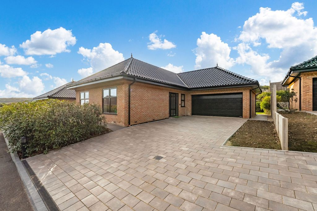 Property photo 1 of 25