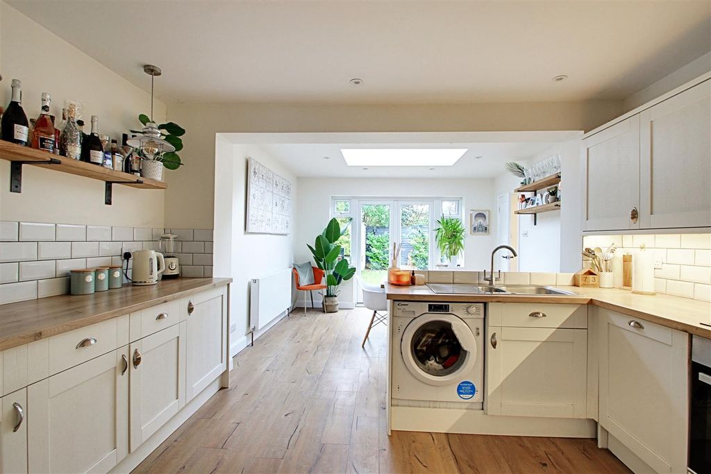 Property photo 2 of 16 Kitchen Diner.Jpg
