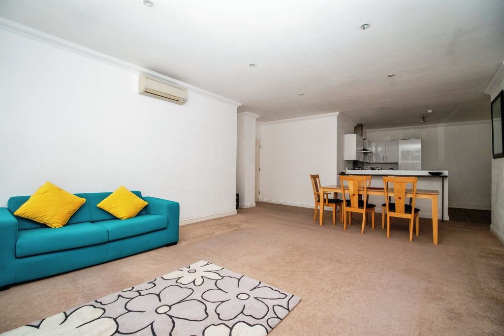 Property photo 3 of 16 Image