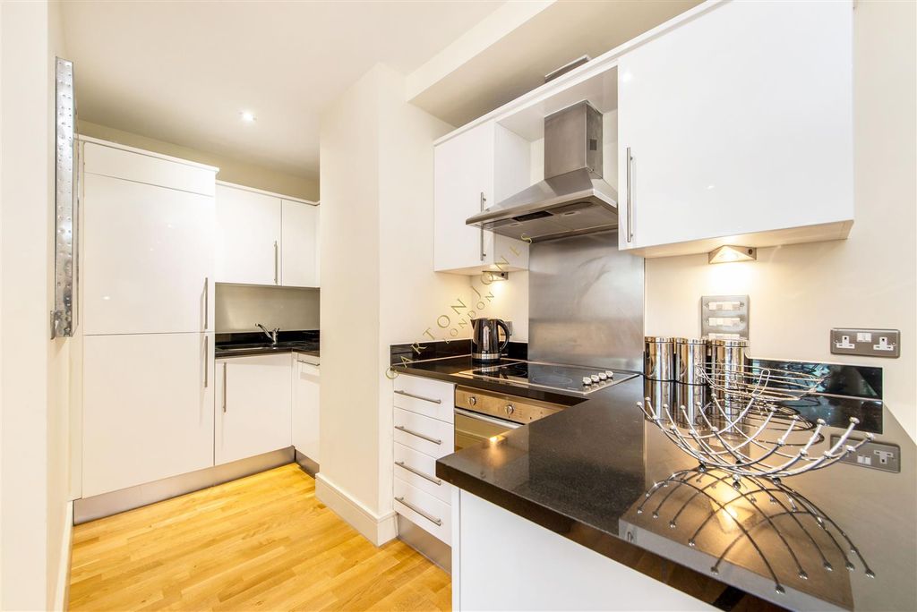 Property photo 3 of 11 Kitchen.Jpg