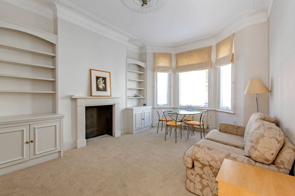 Property photo 2 of 8