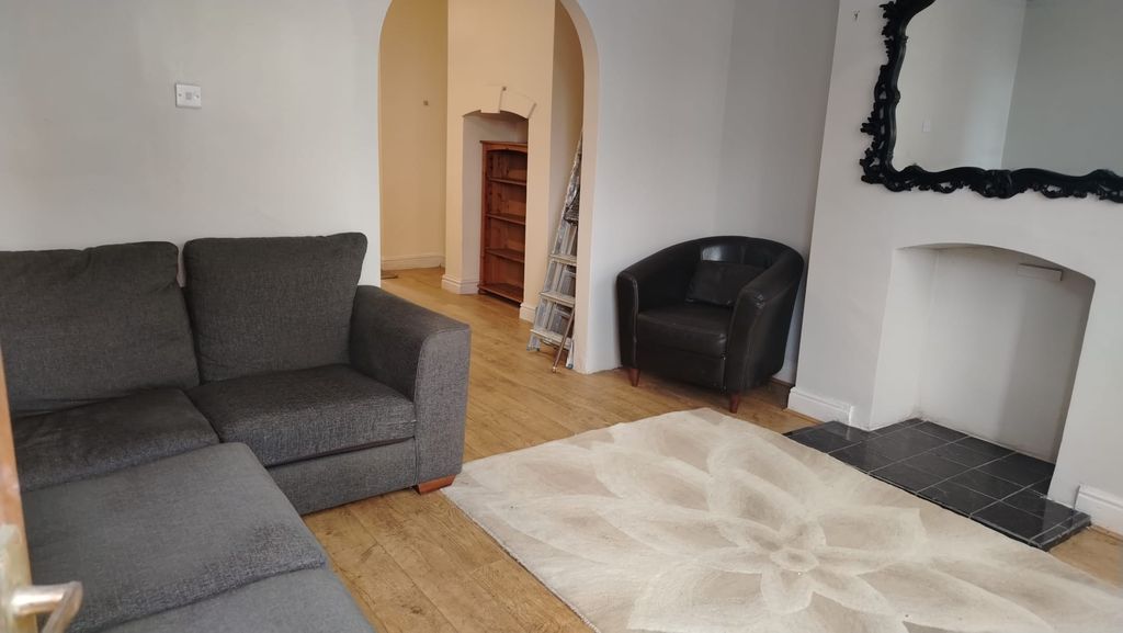 Property photo 2 of 11