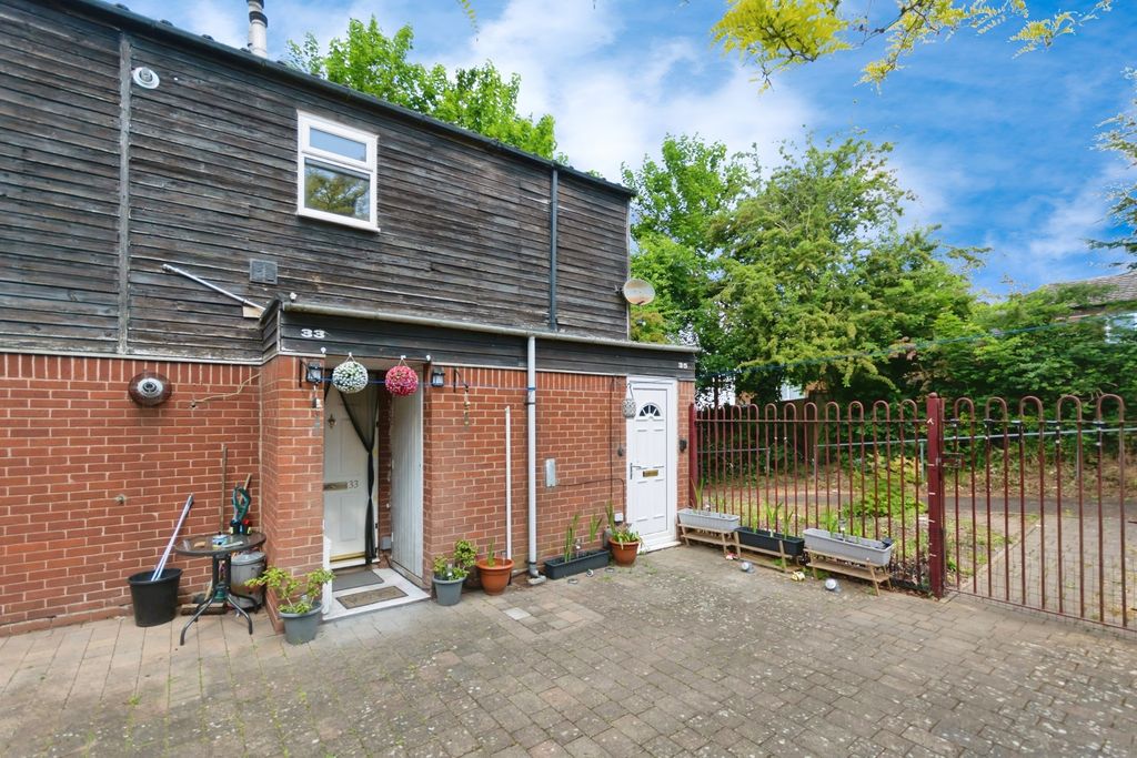 Property photo 2 of 17 Photo