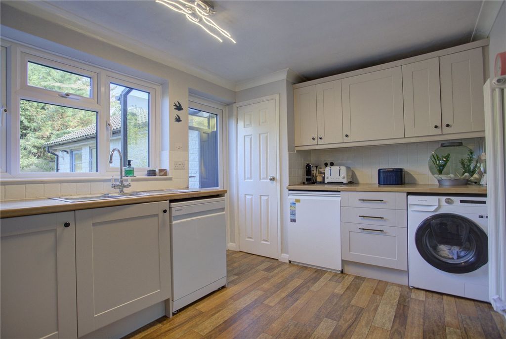 Property photo 3 of 13 Picture No. 11