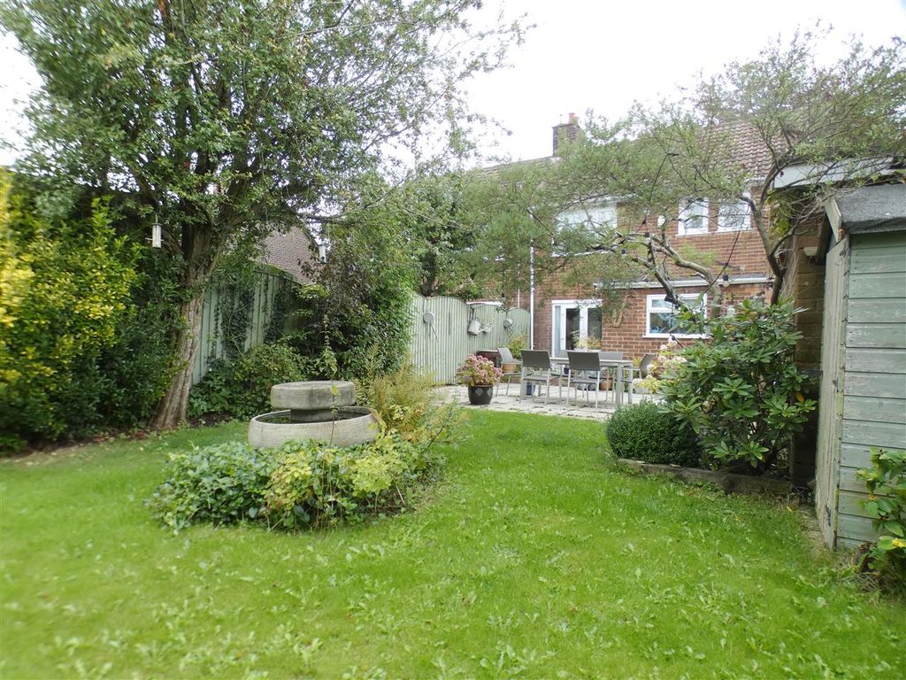 Property photo 2 of 27