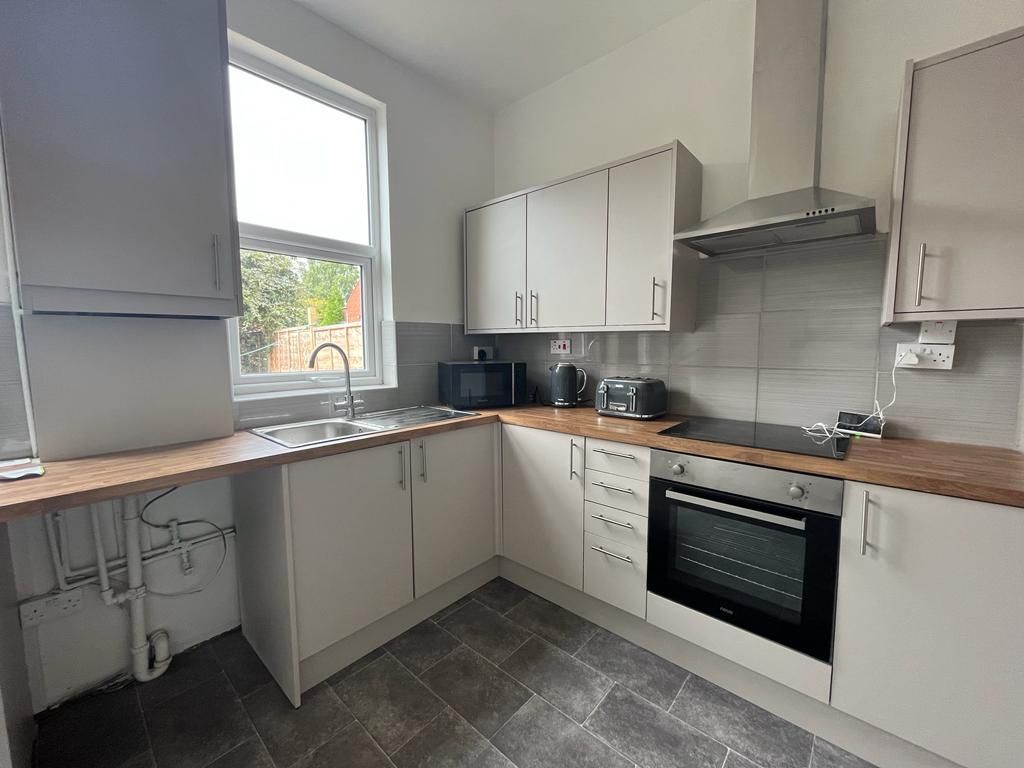 Property photo 1 of 12 Kitchen