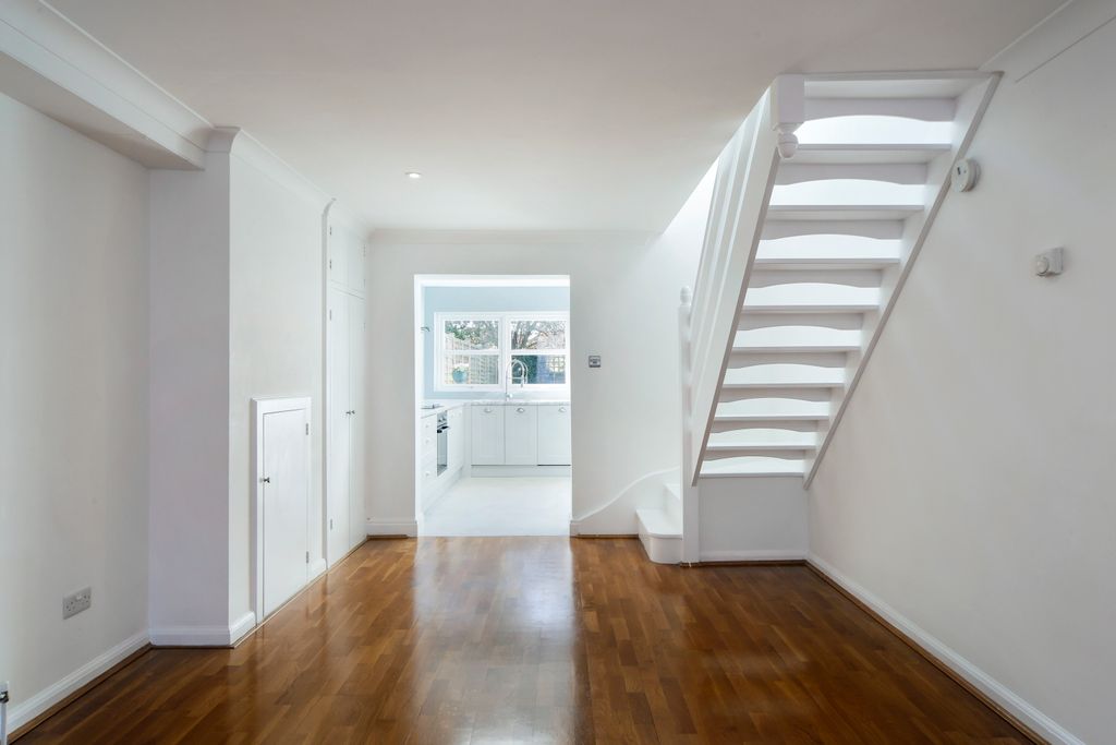 Property photo 3 of 10 Reception