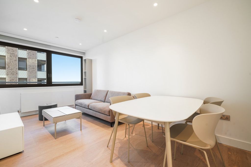 Property photo 2 of 29