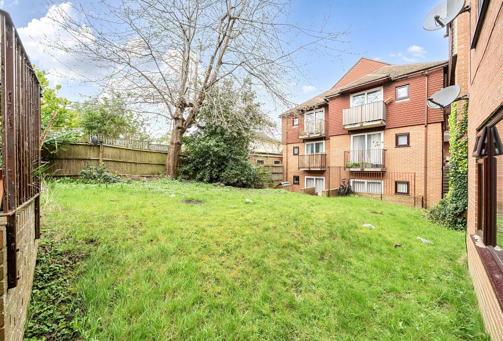 Property photo 1 of 11 1431242-4-69c3B2d...