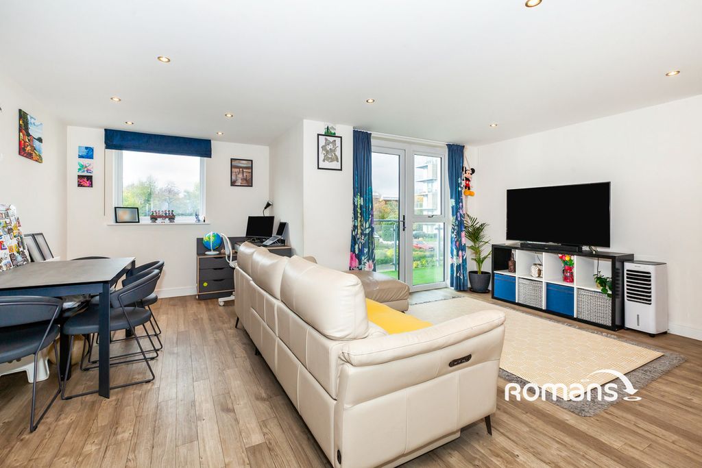 Property photo 1 of 11 Photo