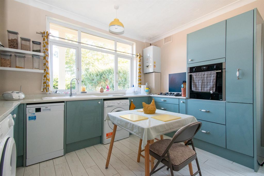 Property photo 1 of 19 Kitchen