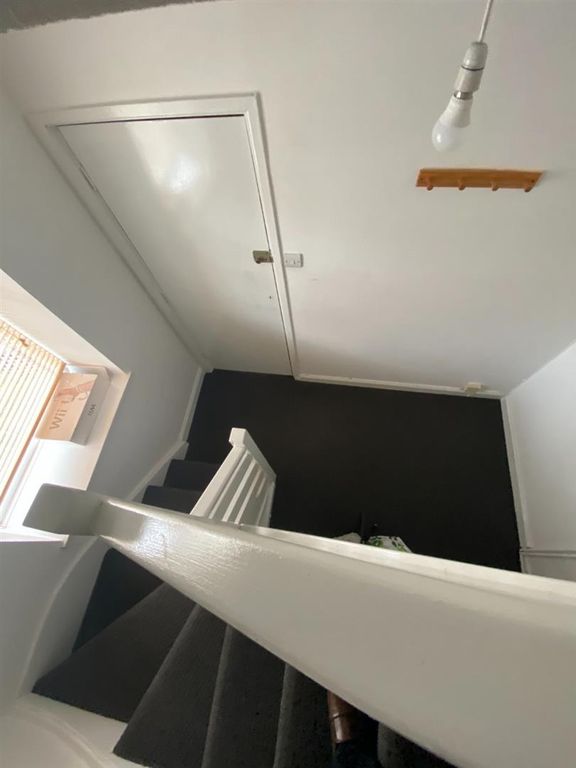 Property photo 2 of 7 29 Grove Road-Hallway 1.Jpg