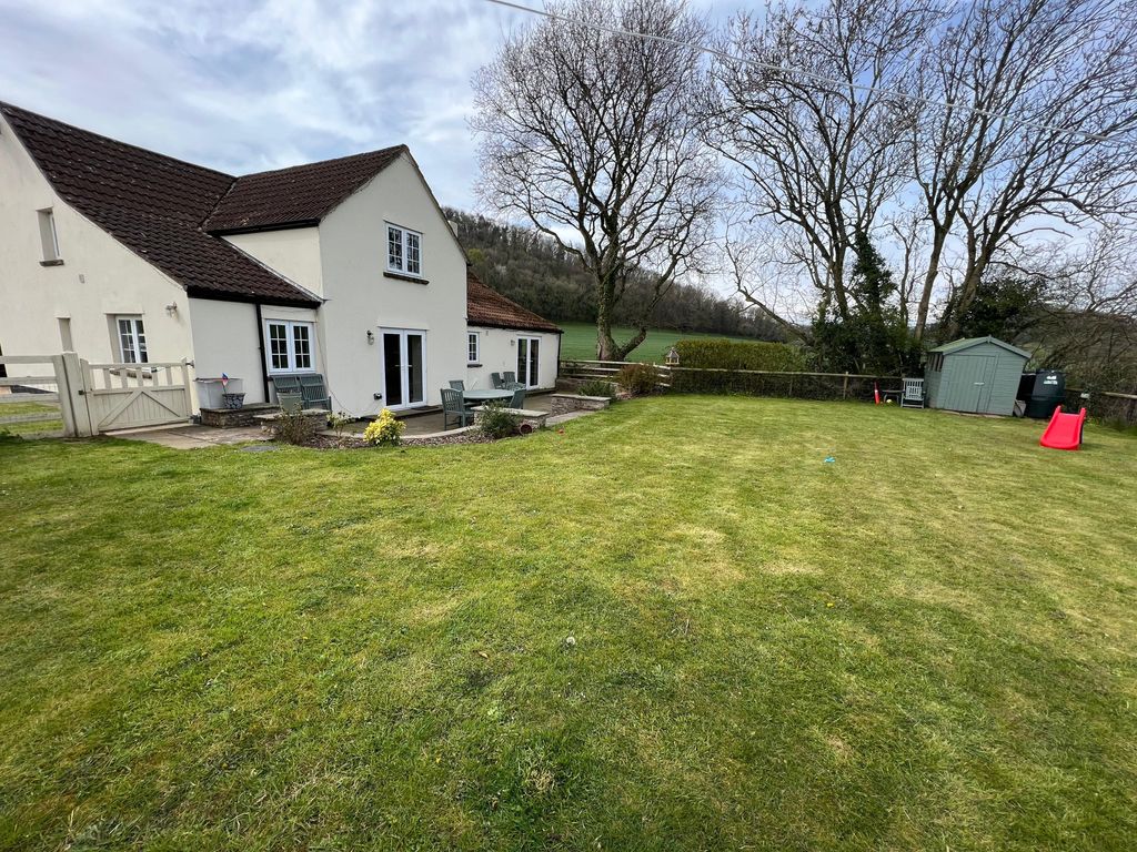 Property photo 2 of 20 20