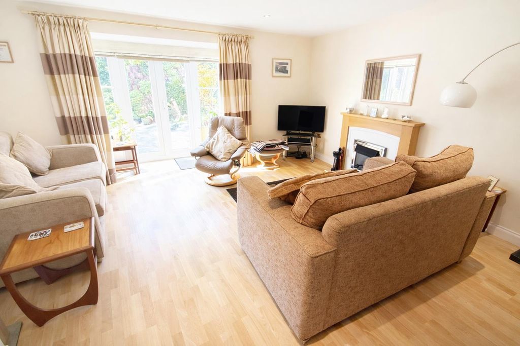 Property photo 2 of 20 Lounge/ Dining Room