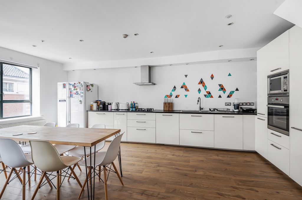 Property photo 1 of 8 895926 (3).Jpg
