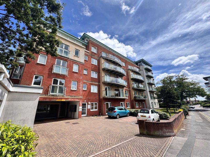 Property photo 1 of 12