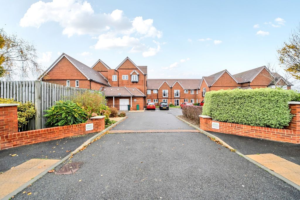 Property photo 2 of 20 4688671