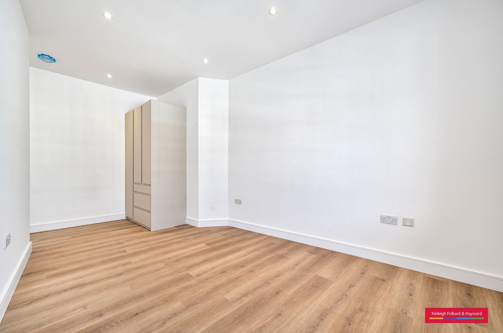 Property photo 2 of 11 Picture No. 16
