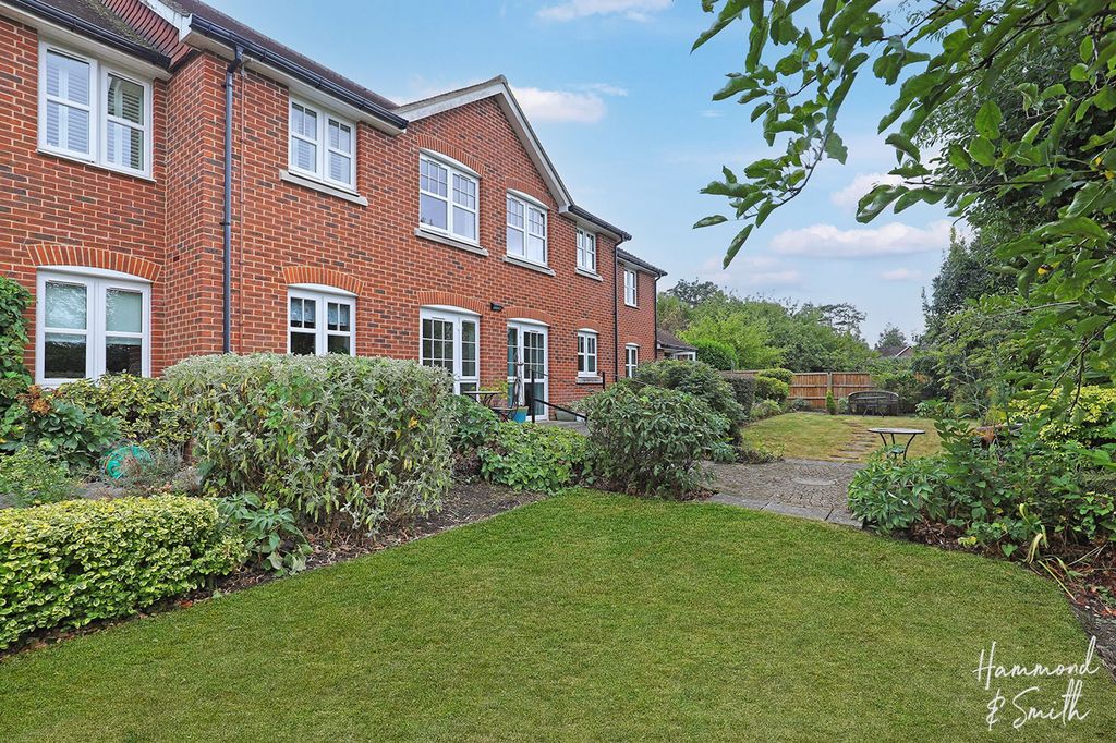 Additional image 13 of 1 bed flat for saleHigh Street, Epping CM16