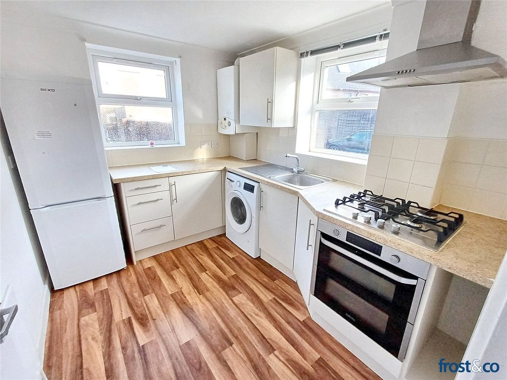 Property photo 2 of 10 Kitchen