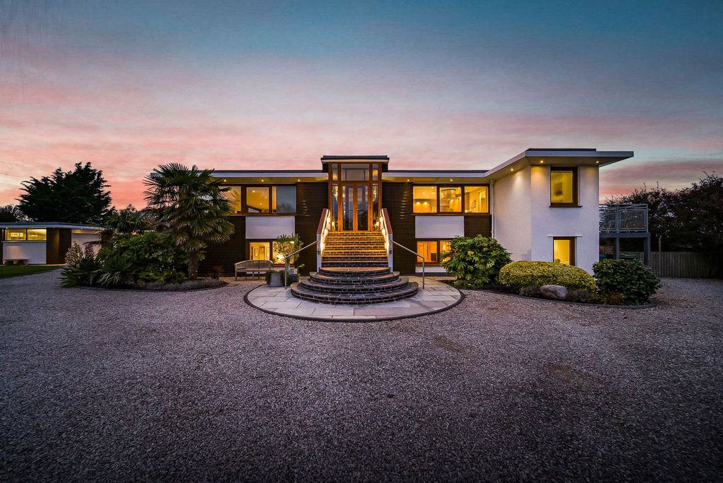 Property photo 1 of 50