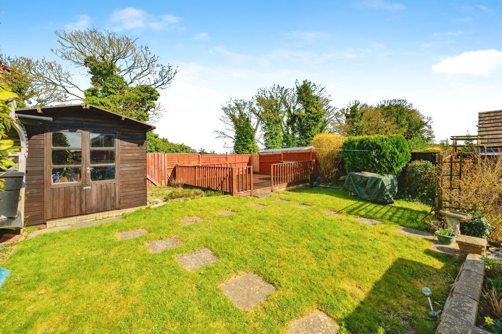 Property photo 2 of 16 Garden