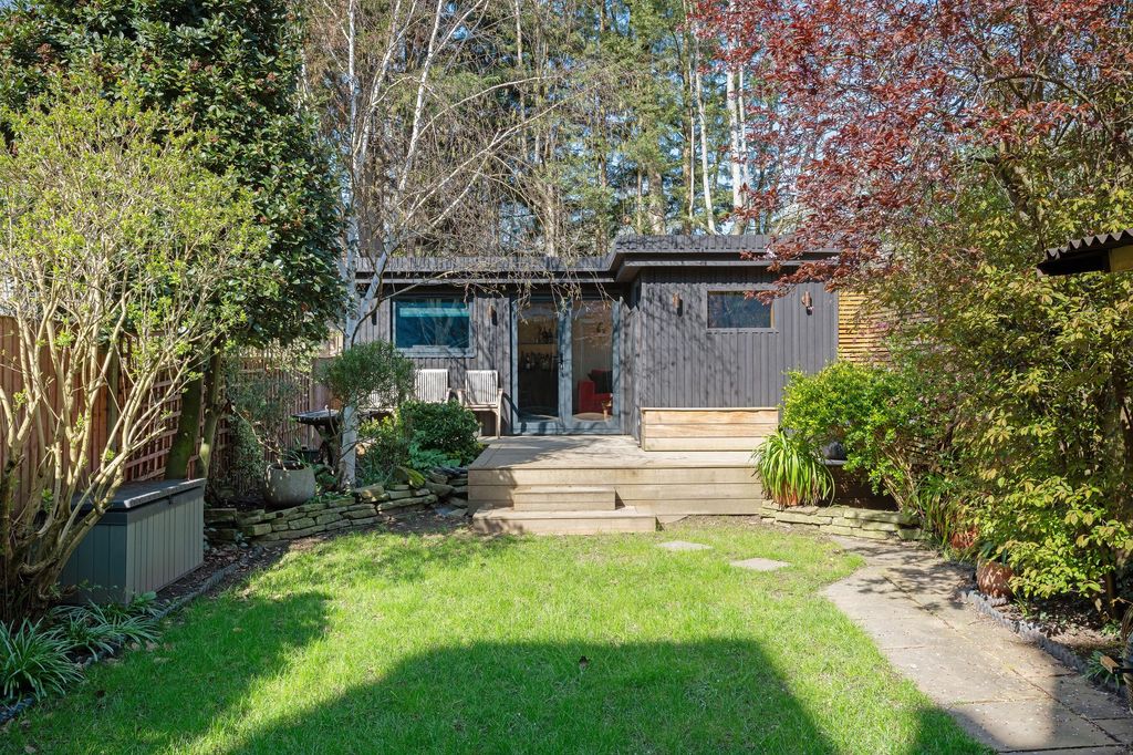 Property photo 2 of 30