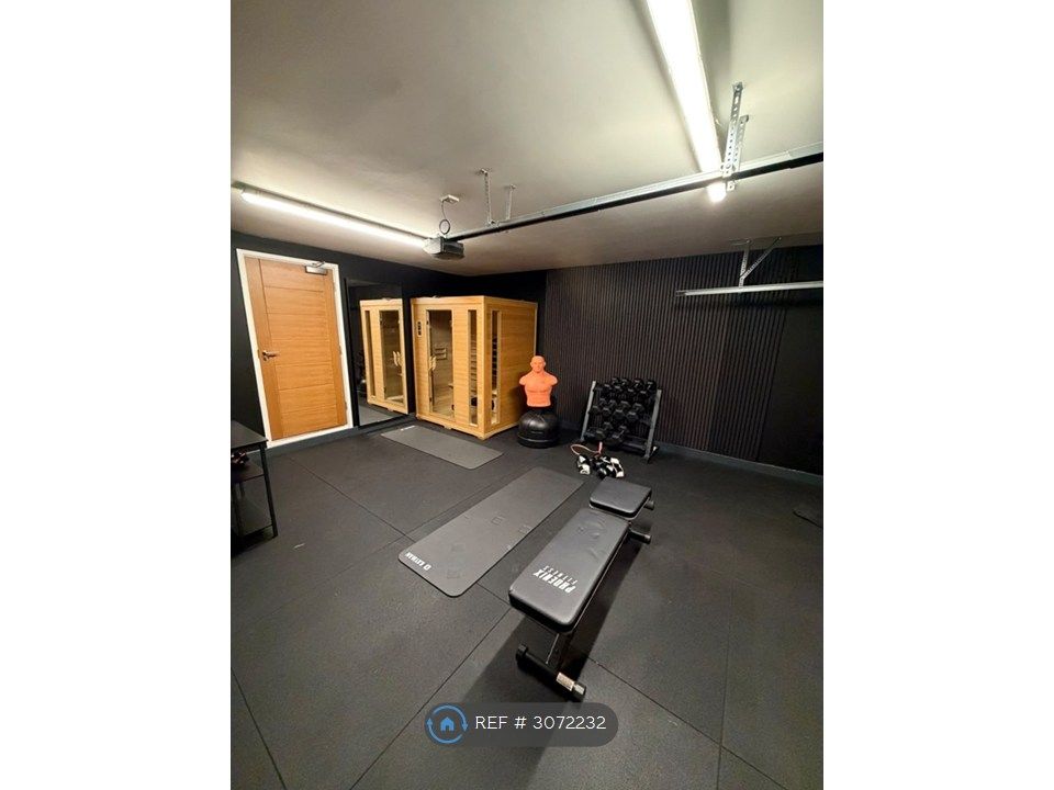 Property photo 3 of 17 Renovated Garage (Gym Room With Sauna)
